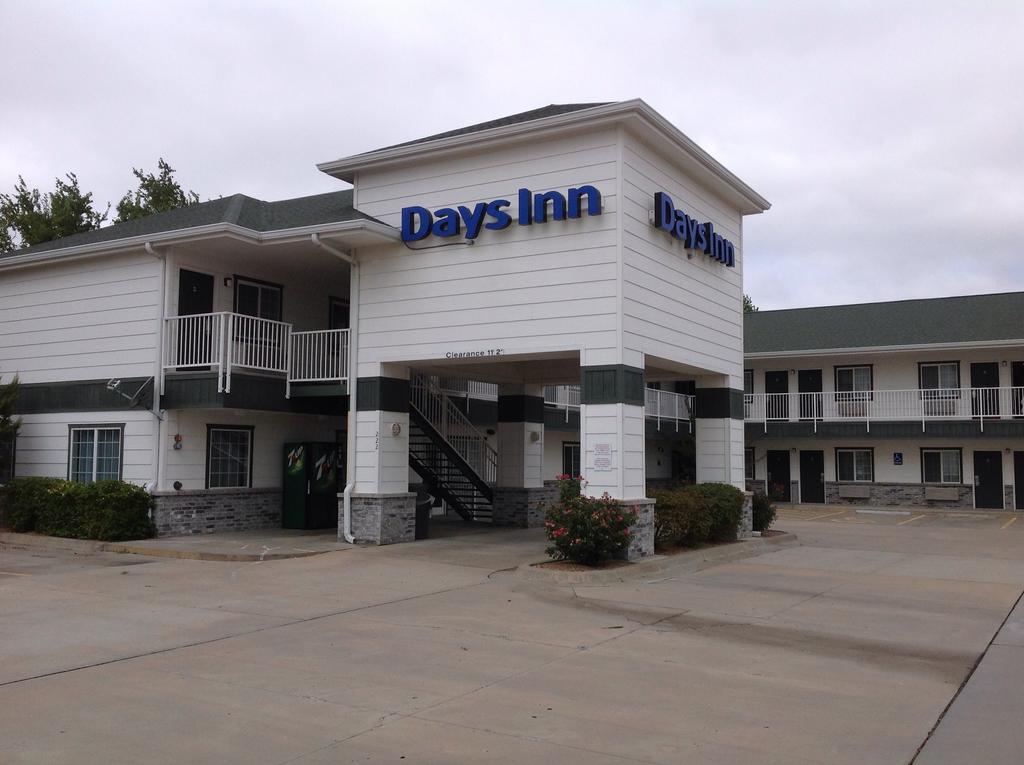 Days Inn By Wyndham Andover Buitenkant foto